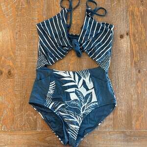 Nani Swimwear Striped and Floral Cutout One Piece Swimsuit Size L
